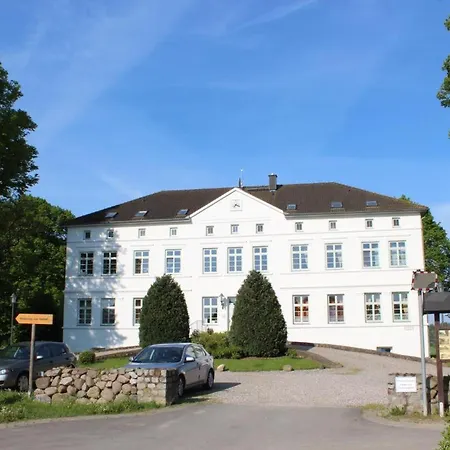 Herrenhaus App.13 *