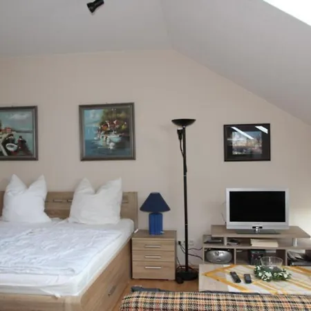 Herrenhaus App.13 *