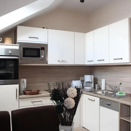 Apartment Herrenhaus App.13 *